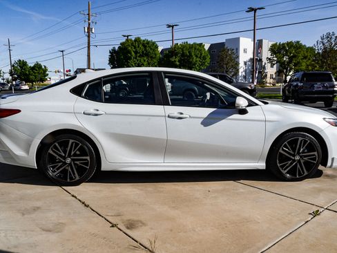 Used 2025 Toyota Camry XSE FWD image 9