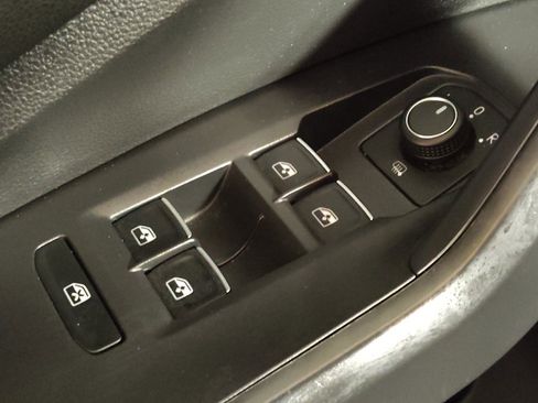 Used 2024 Volkswagen Jetta SE FWD image 27