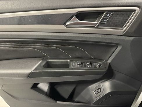 Used 2020 Volkswagen Atlas Cross Sport SEL R-Line FWD image 5