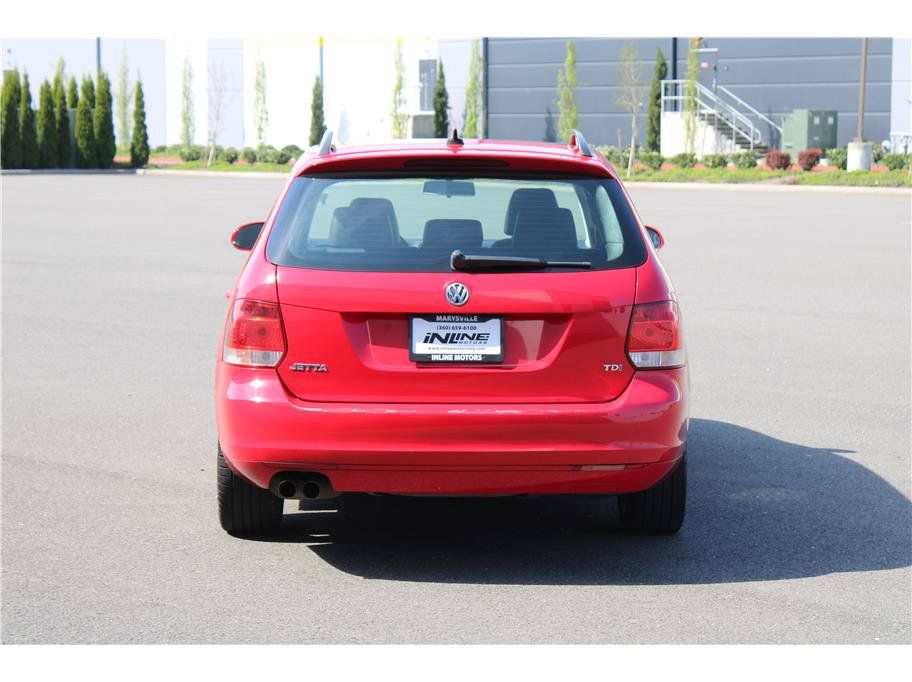 Used 2014 Volkswagen Jetta TDI FWD image 2