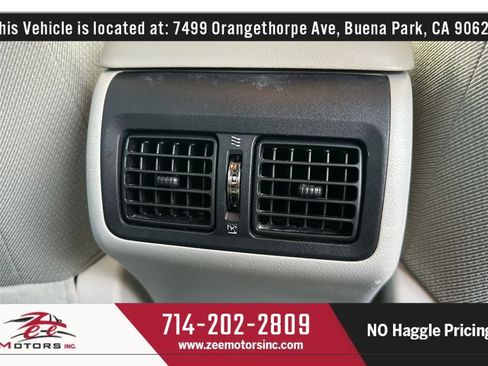 Used 2014 Toyota Camry XLE w/ Convenience Package image 34