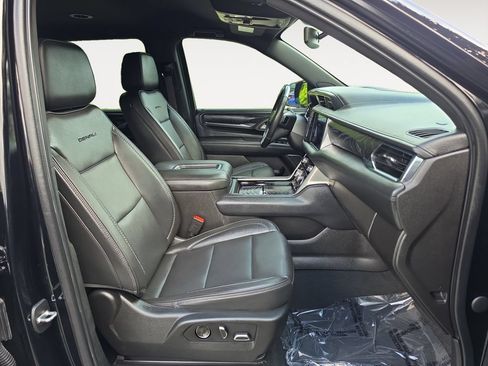 Used 2021 GMC Yukon XL Denali AWD/4WD image 15