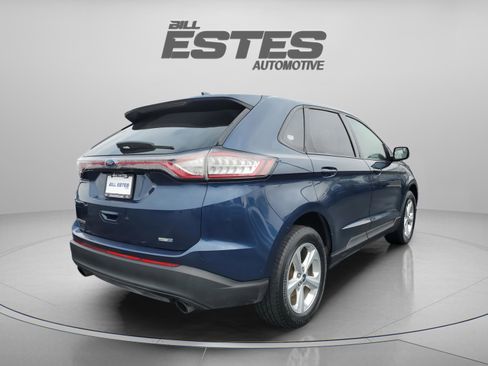 Used 2017 Ford Edge SE image 3