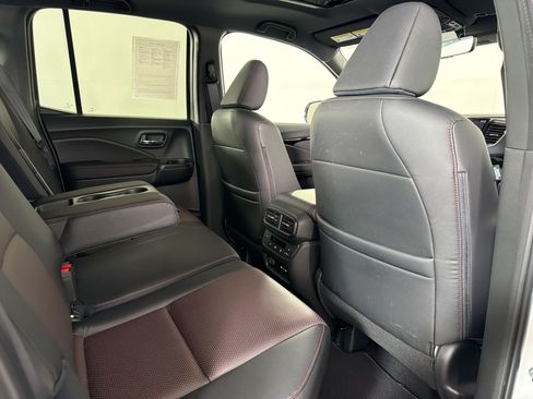 Used 2025 Honda Ridgeline Black Edition image 30