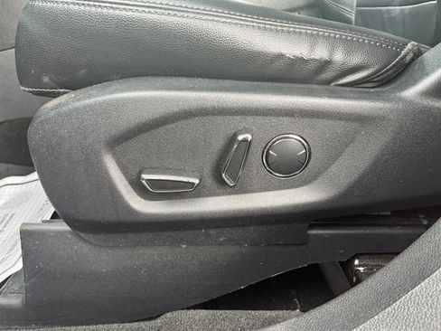 Used 2016 Ford Explorer XLT w/ Equipment Group 202A image 21