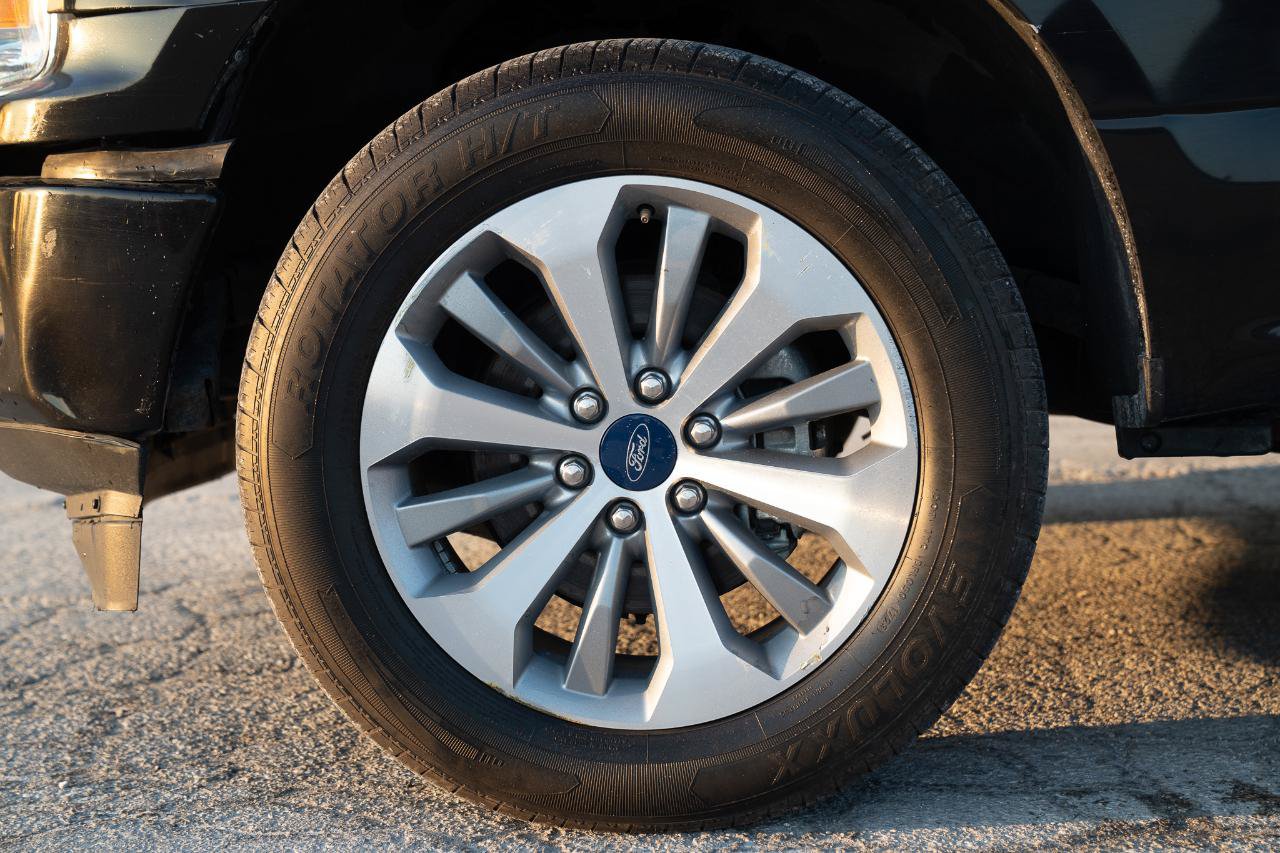 Used 2020 Ford F150 XL w/ Equipment Group 101A Mid AWD/4WD image 9