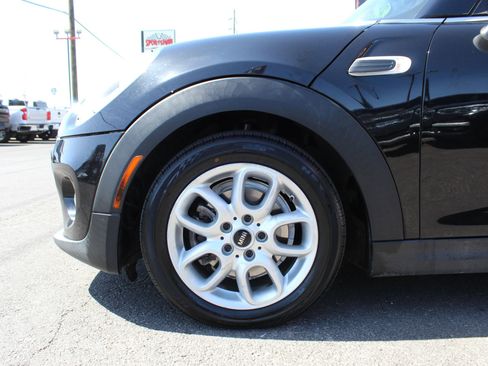 Used 2018 MINI Cooper 2-Door Hardtop FWD image 9