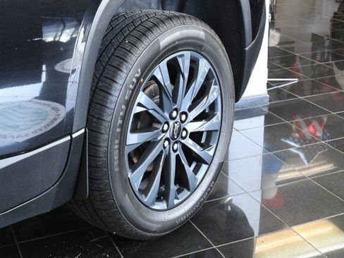 Used 2023 Chevrolet Traverse RS AWD/4WD image 43