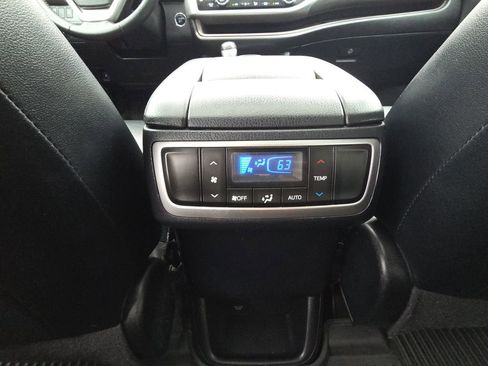 Used 2018 Toyota Highlander Limited AWD/4WD image 31