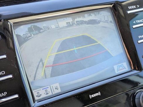 Used 2020 Toyota Camry SE w/ Convenience Package FWD image 11