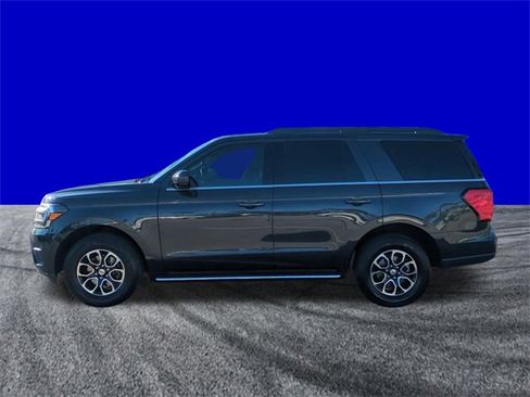 Certified 2023 Ford Expedition XLT image 7