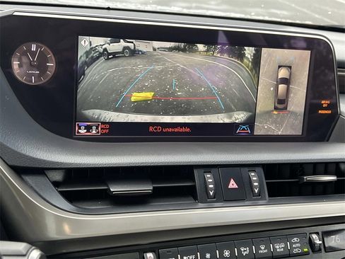 Used 2019 Lexus ES 300h w/ Luxury Package image 22