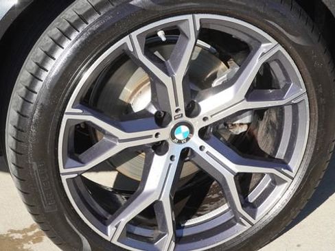 Used 2023 BMW X5 sDrive40i w/ M Sport Package image 11