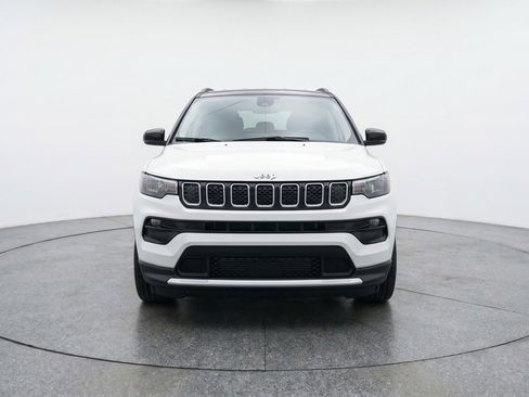 Used 2025 Jeep Compass Limited AWD/4WD image 2