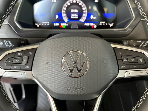 Used 2023 Volkswagen Tiguan SE FWD image 24