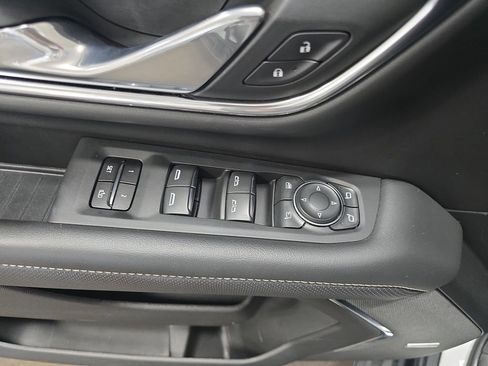 Used 2023 Chevrolet Tahoe Premier w/ Advanced Technology Package image 30