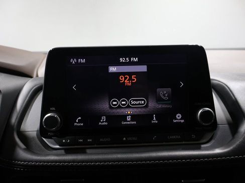 Used 2023 Nissan Rogue SV image 24