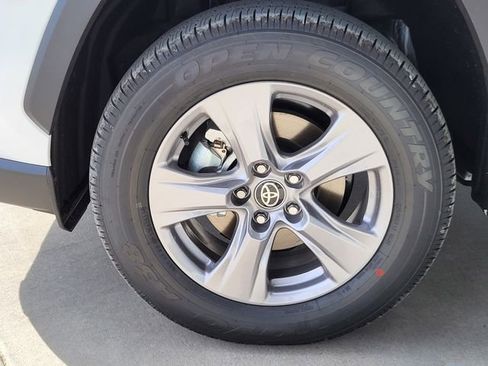 Used 2025 Toyota RAV4 XLE w/ Convenience Package image 8