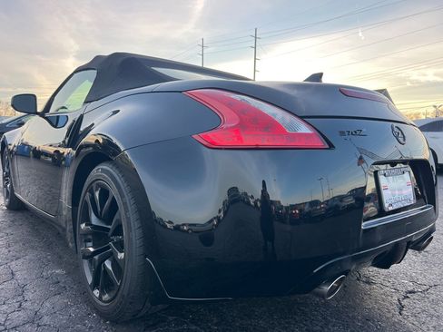 Used 2012 Nissan 370Z Roadster image 5