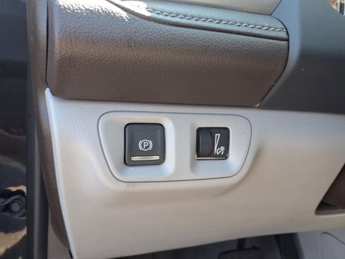 Certified 2023 GMC Acadia SLT image 18