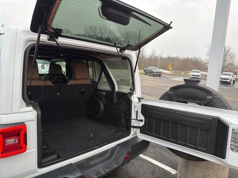 Used 2022 Jeep Wrangler Unlimited Sahara w/ LED Lighting Group image 6