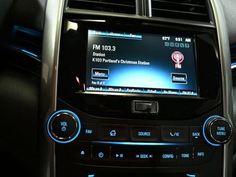 Used 2016 Chevrolet Malibu LT image 27