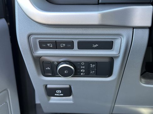 Certified 2022 Ford F150 XLT w/ Equipment Group 302A High image 19