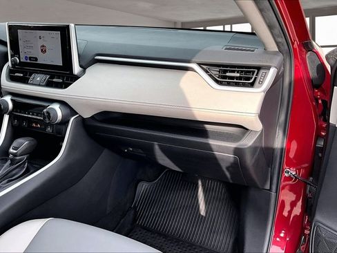 Used 2023 Toyota RAV4 XLE Premium image 26