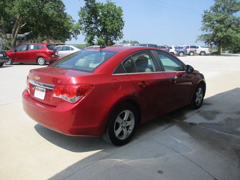Used 2011 Chevrolet Cruze LT FWD image 15