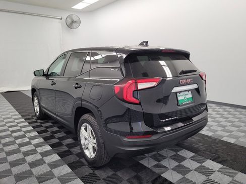 Used 2024 GMC Terrain SLE image 5