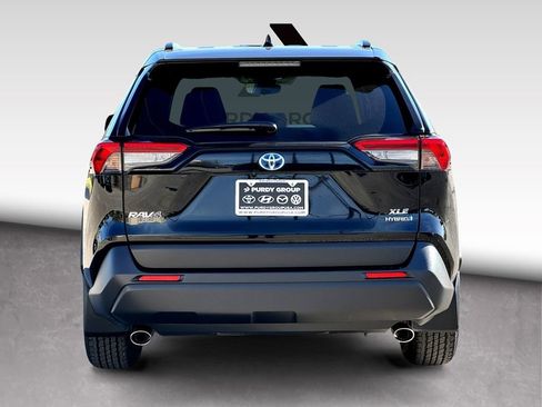 Used 2023 Toyota RAV4 XLE w/ Convenience Package image 7