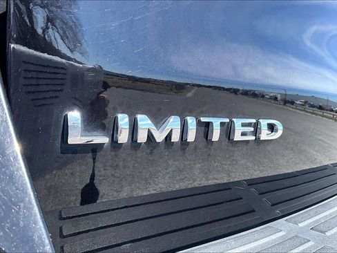 Used 2024 Ford Expedition Limited image 8