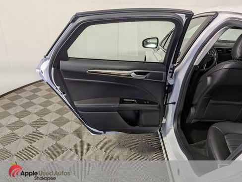 Used 2016 Ford Fusion SE w/ Equipment Group 202A AWD/4WD image 29