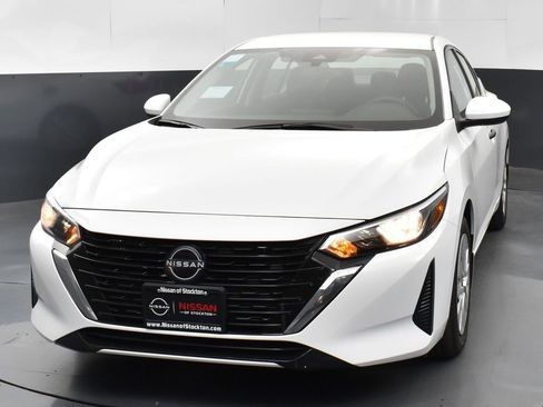 Used 2025 Nissan Sentra S image 3