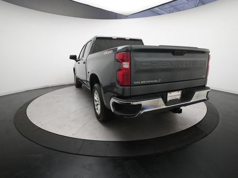 Used 2022 Chevrolet Silverado 1500 LT AWD/4WD image 32