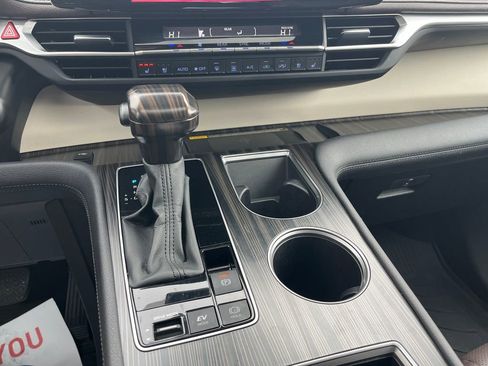 Certified 2024 Toyota Sienna Platinum image 20