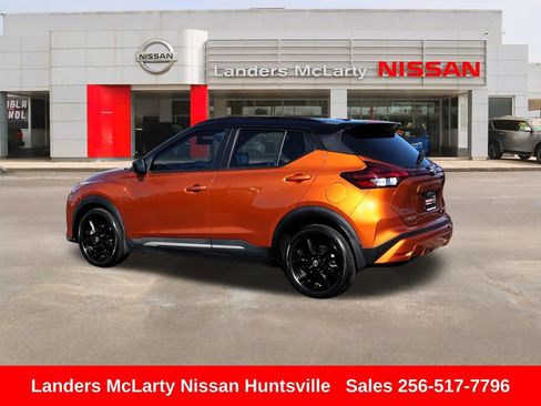 Used 2023 Nissan Kicks SR w/ SR Premium Package image 6