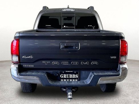 Used 2019 Toyota Tacoma SR5 AWD/4WD image 5
