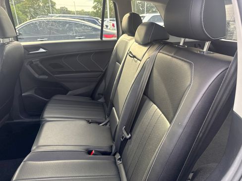 Used 2024 Volkswagen Tiguan SE AWD/4WD image 18