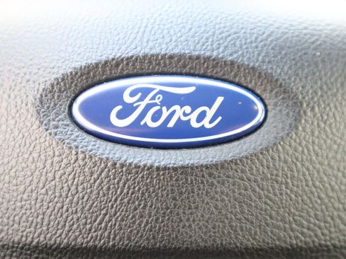Used 2017 Ford Escape Titanium w/ Equipment Group 301A AWD/4WD image 34