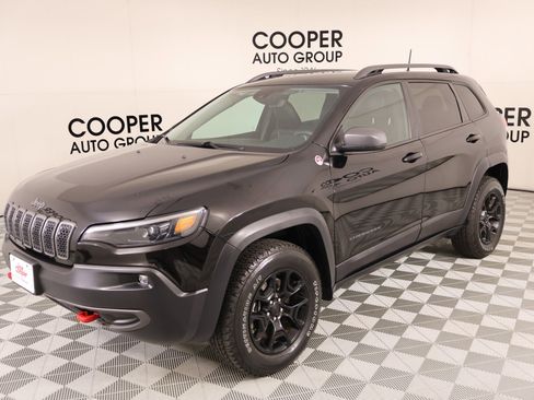 Used 2021 Jeep Cherokee Trailhawk w/ Comfort/Convenience Group AWD/4WD image 10