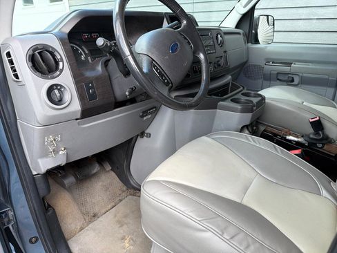 Used 2014 Ford E-150 and Econoline 150 w/ RV Plus Package RWD image 35