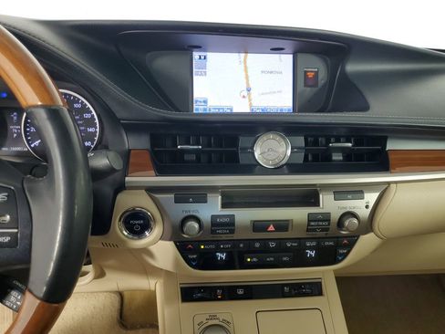 Used 2014 Lexus ES 300h image 16