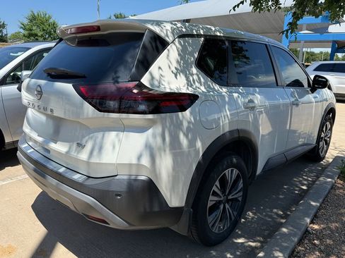Used 2022 Nissan Rogue SV FWD image 7