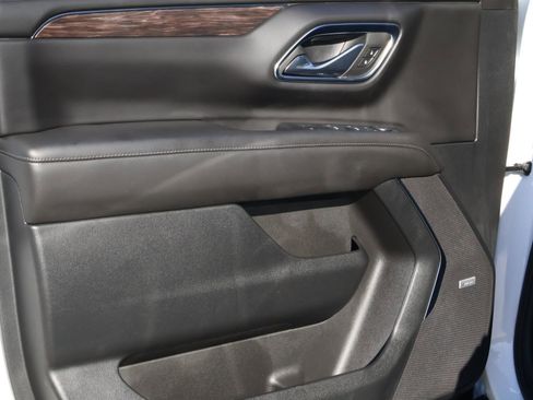 Used 2024 Chevrolet Tahoe Z71 w/ Luxury Package image 16