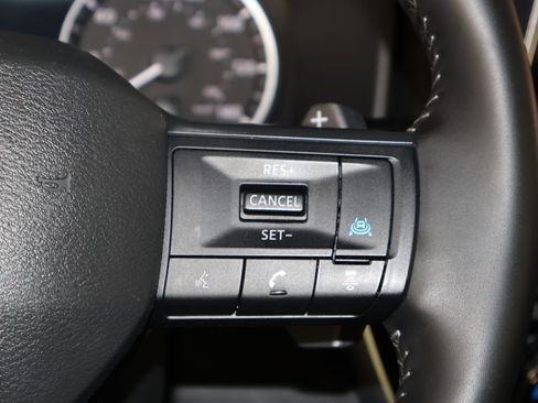 Used 2025 Nissan Rogue SV image 22