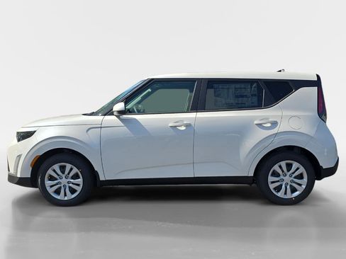 New 2025 Kia Soul LX image 2