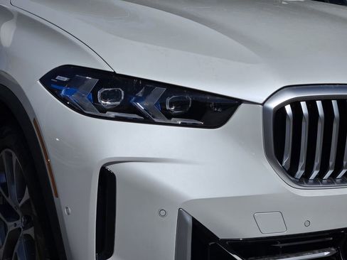 New 2026 BMW X5 xDrive50e AWD/4WD image 8