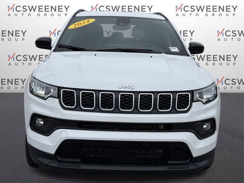 Used 2024 Jeep Compass Latitude image 8