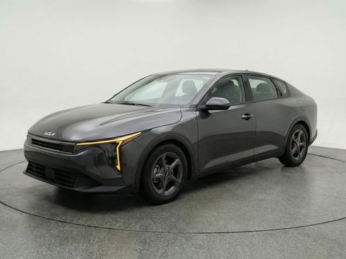 Used 2025 Kia K4 FWD image 3
